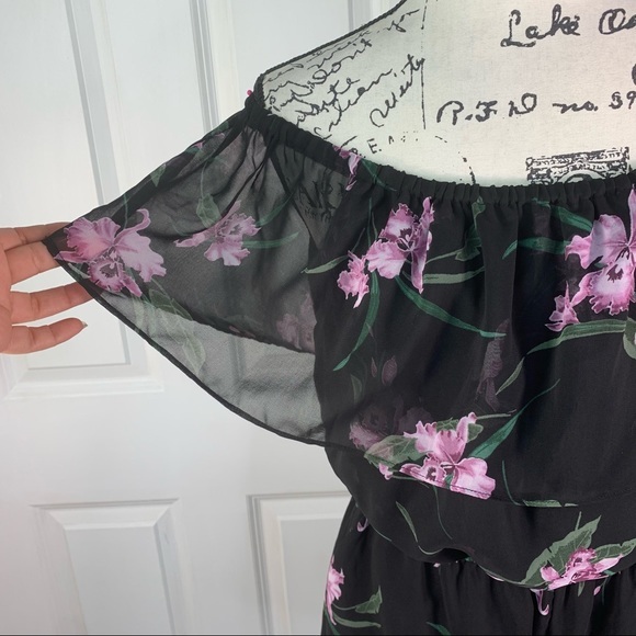 NWT BB Dakota Off the Shoulder Floral Romper - Picture 5 of 17